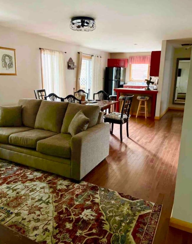 24 Pine Tree Shr