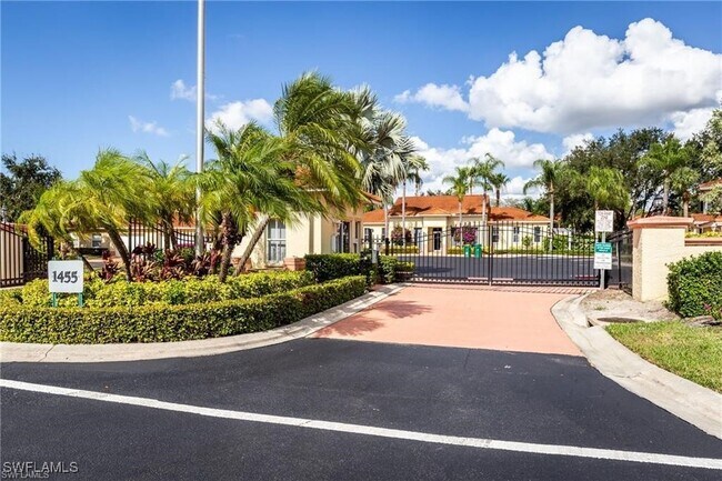 Building Photo - 100 Diamond Cir Unit 108