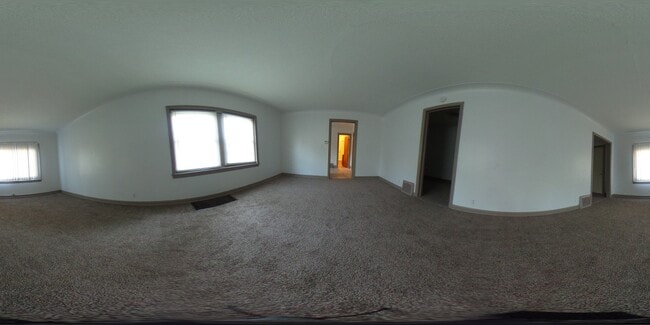 1187 Kenneth St