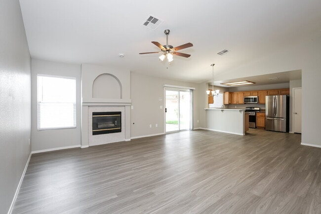 Photo - 206 Honey Locust Dr