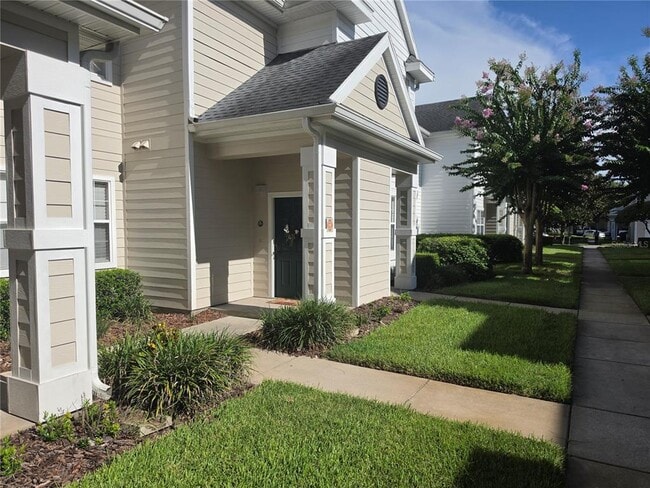 Building Photo - 1300 Eastern Pecan Pl Unit 207