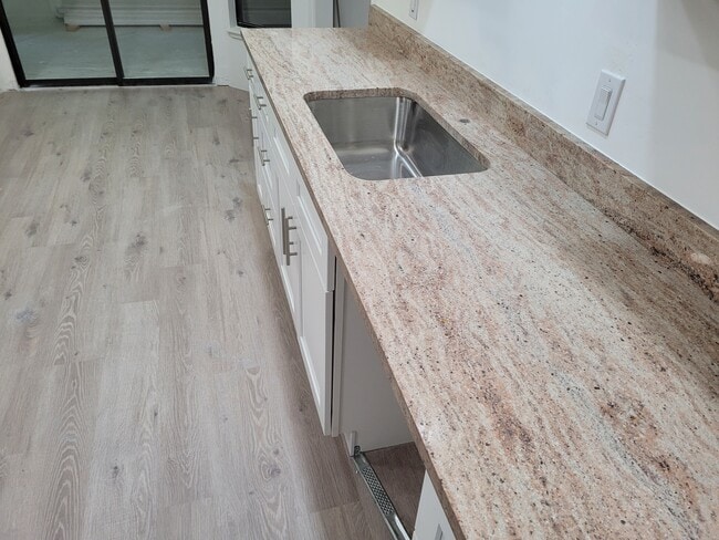 Photo - 21 Lemington Ct