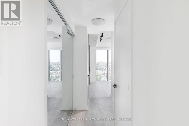 Photo - 1285 Dupont St Unit 1908