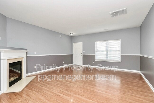 Photo - 610 Latimer Way