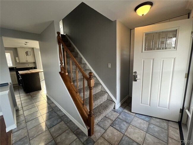 Photo - 10 Echodale Ave