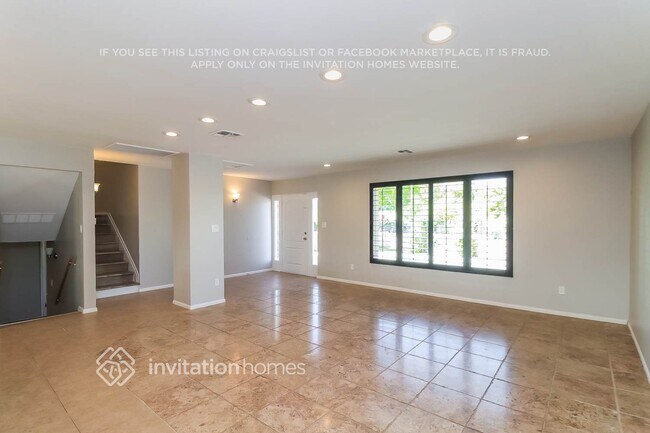 213 E Carson Cir