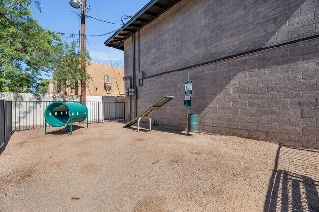 Photo - The Harlow Apartments