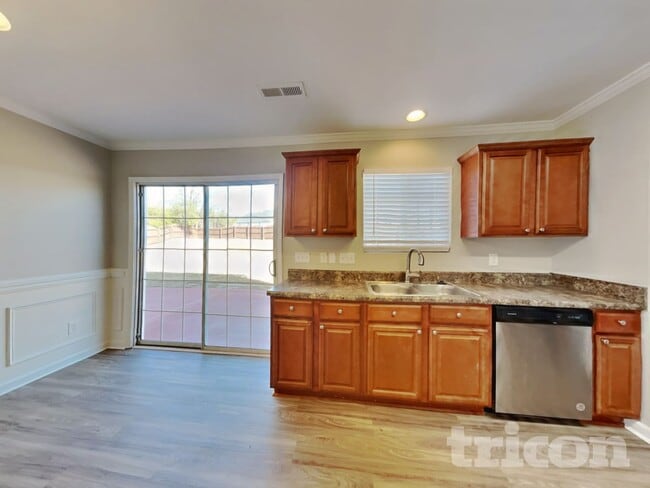 Photo - 5003 Mallison Way