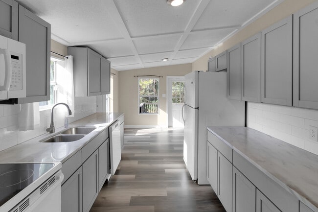 Photo - 1964 Adams St