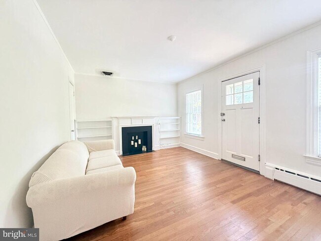 Photo - 1908 37th St NW