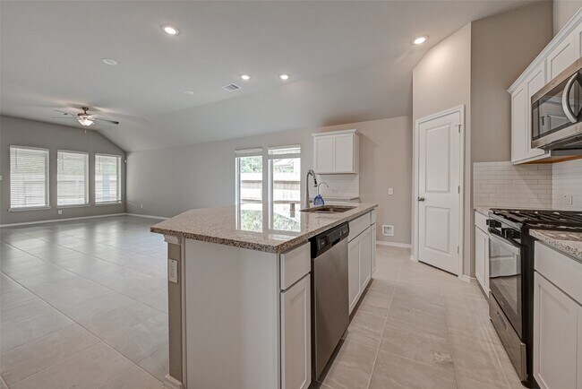 Photo - 32013 Towering Birch Trl