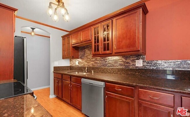4570 54th St Unidad 201