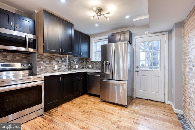 Photo - 634 Wyeth St