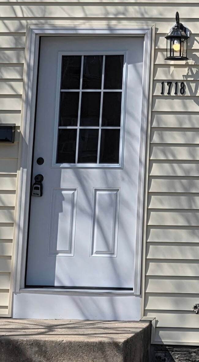 Photo - 1718 Judy Way