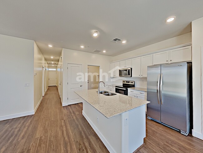 Photo - 5951 W Larkspur Dr