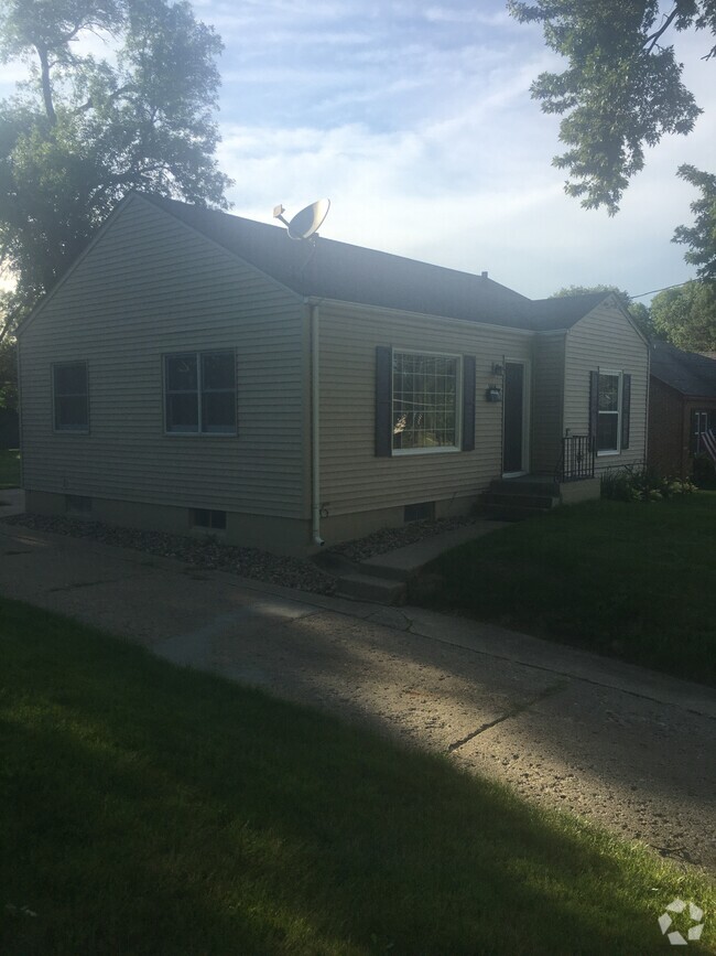 Building Photo - 1606 E 33rd St Rental
