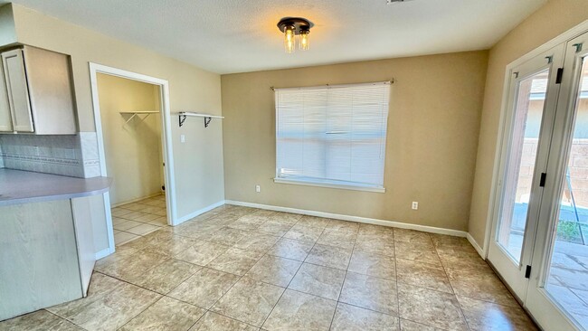Photo - 953 San Miguel St