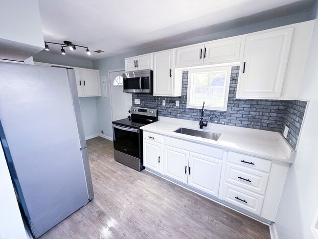 Photo - Stunning Full Remodel! 3BR/2BA Home with F...