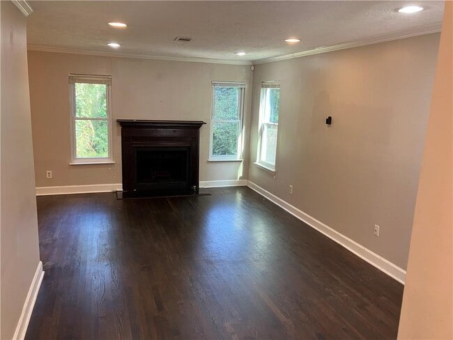 Photo - 1215 Oak Forest Ct SW