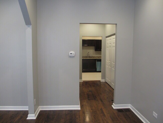 Photo - 2248 N Southport Ave Unit 1F