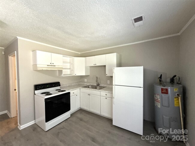 Photo - 609 W Davidson Ave