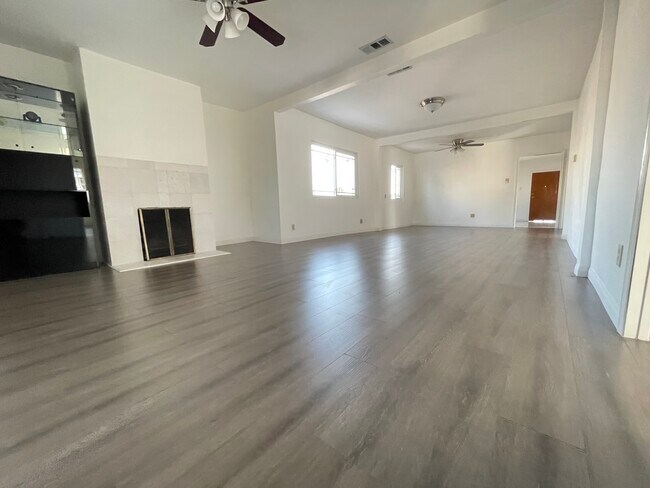 Photo - 3831 Drysdale Ave