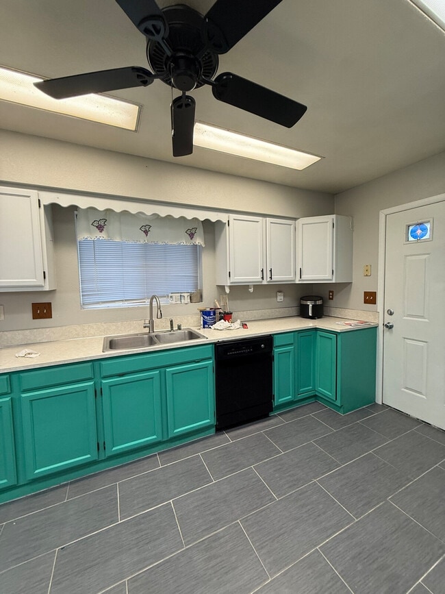 Photo - 600 NE 3rd St Unidad SI ID1529260P