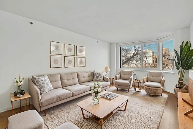 Building Photo - 20 2nd St Unit 207 Rental