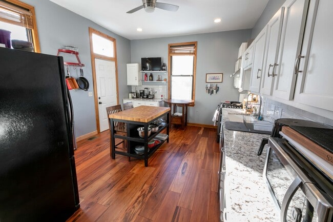 Photo - 1241 Bates Ave