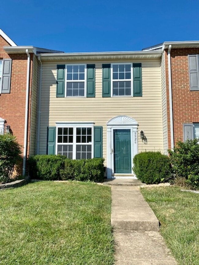 Building Photo - Brigth 2 Level Townhome in Spotsylvania