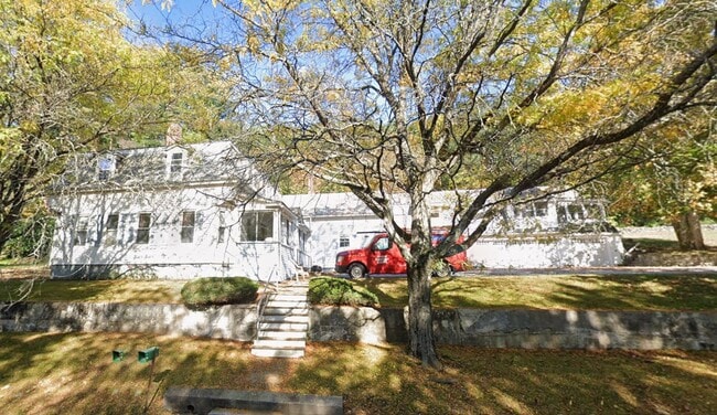 Building Photo - 472 Marlboro St Unit 3
