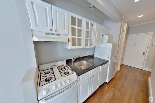 Building Photo - 336 E 18th St Unit B2 Rental