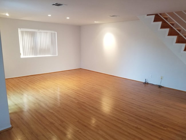 Living / Dining Area - 613 E Verdugo Ave Unit 101