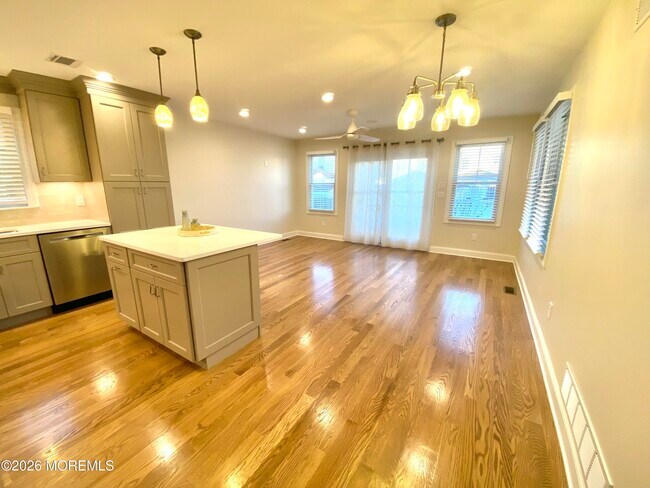 Photo - 508 McCabe Ave