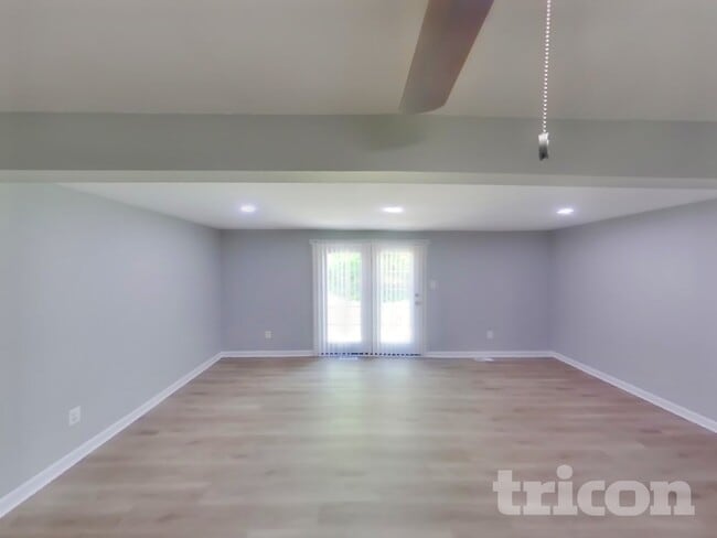 Photo - 9226 Throgmorton Rd