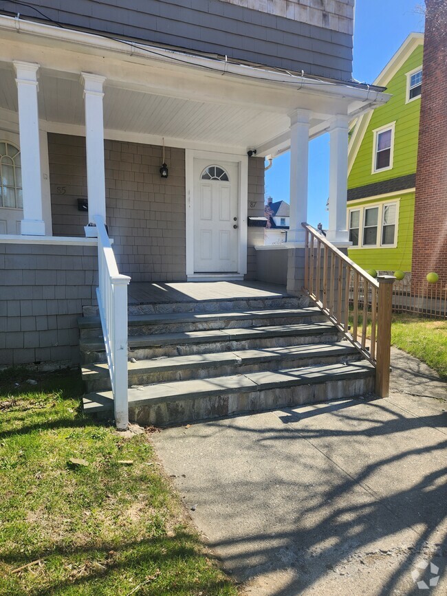 Building Photo - 85 Manhattan Ave Unit #2 Rental