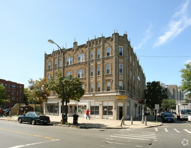 Wyllys Park Apartments - Wyllys Park Apartments