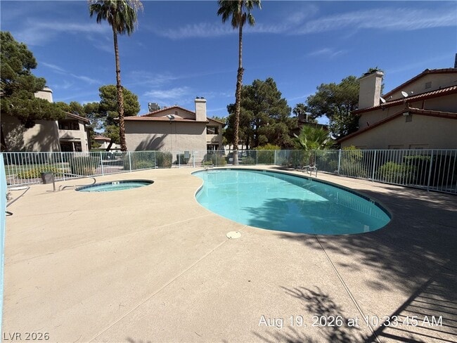 Photo - 705 Rock Springs Dr Unidad 202
