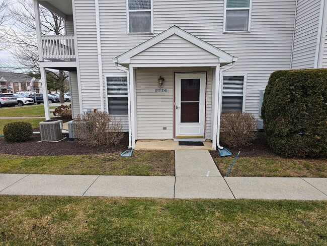 Building Photo - Hidden But Close to Everything!