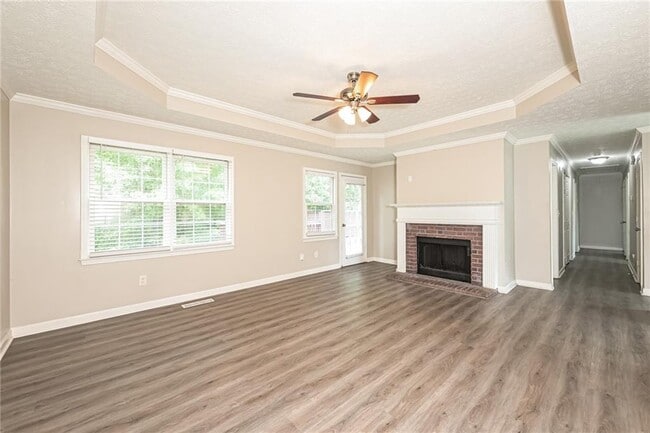 Photo - 2320 Huntington Dr