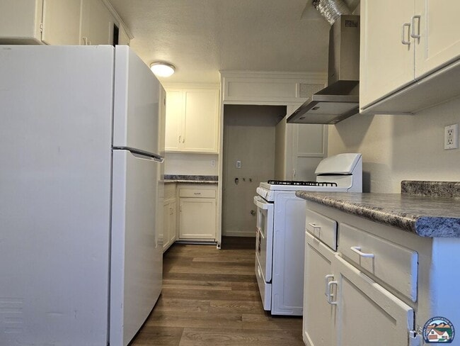 Photo - 1465 Hamilton Ave