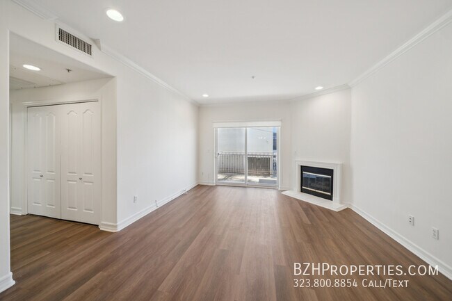 Photo - 2334 S Bentley Ave