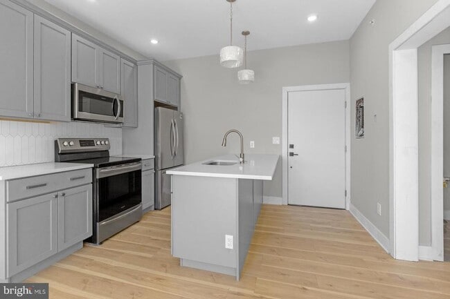 Photo - 1935 N 2nd St Unit 402