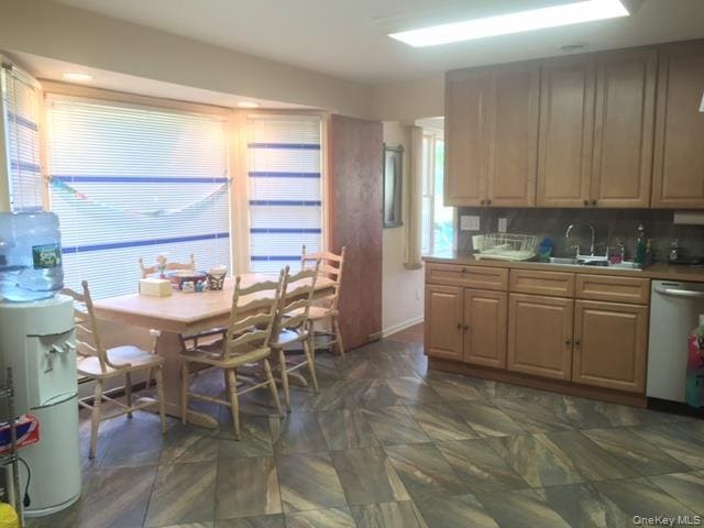 Photo - 149 Lakeside Dr E