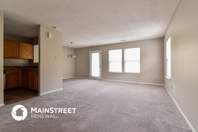 Photo - 2405 Collins Way