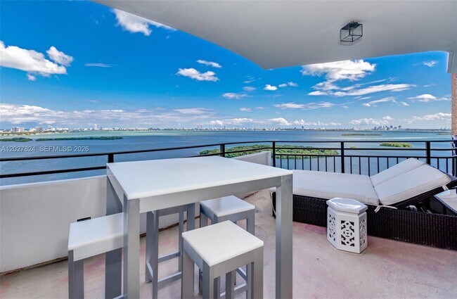 Photo - 720 NE 69th St Unidad 19S