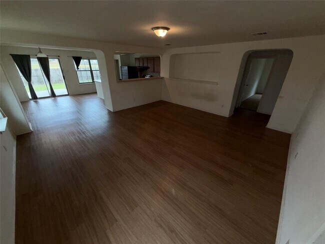 Photo - 621 Dark Tree Ln