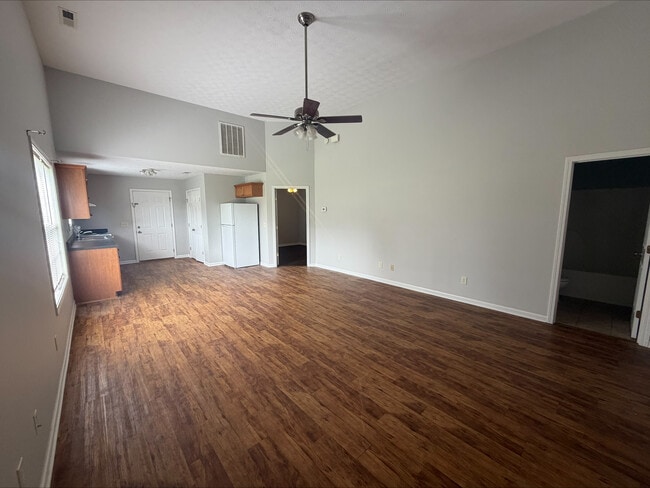 Photo - 1735 Cobblestone Ln
