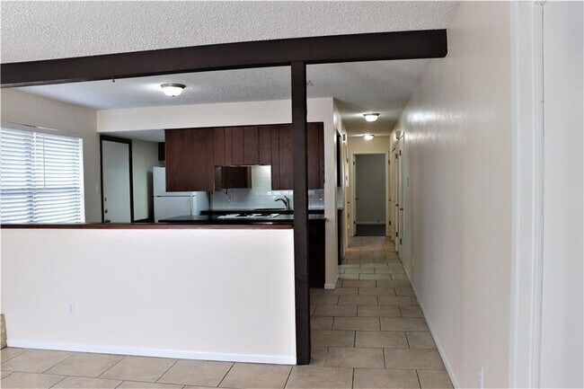 Photo - 1214 Leander Rd