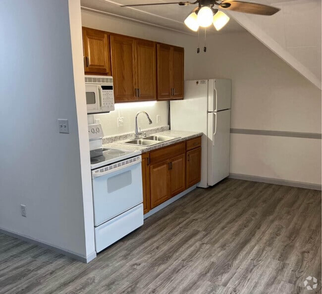 Building Photo - 840 State St Rental